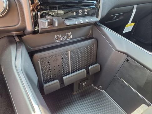 New 2026 RAM 1500 Laramie AWD/4WD image 20