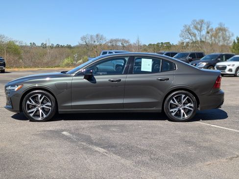 Used 2021 Volvo S60 T8 R-Design Expression image 6