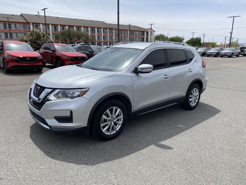 Used 2020 Nissan Rogue SV image 40