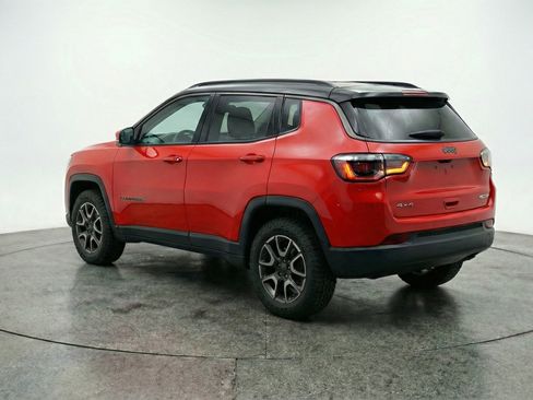 Used 2025 Jeep Compass Trailhawk image 6