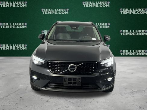 Used 2025 Volvo XC40 B5 Plus image 6