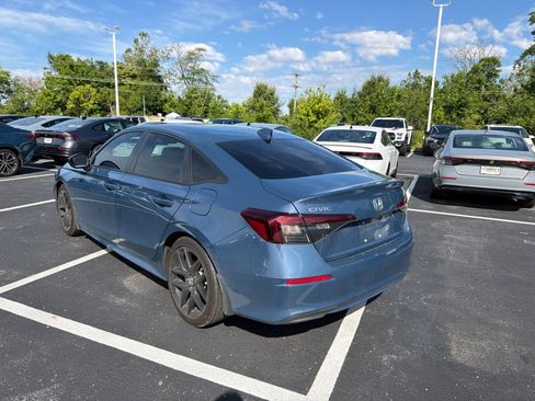 Used 2025 Honda Civic Sport image 4
