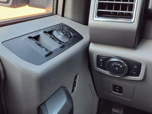 Used 2015 Ford F150 XLT w/ Equipment Group 301A Mid image 22