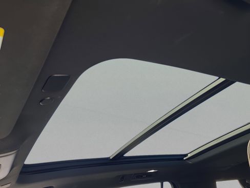 Used 2023 Chevrolet Tahoe High Country image 16