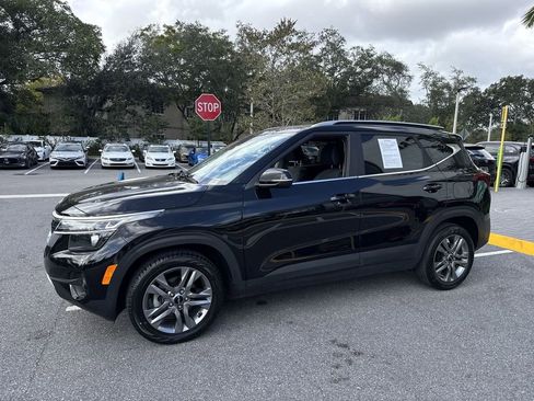 Used 2023 Kia Seltos S image 11
