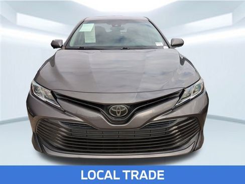 Used 2018 Toyota Camry L image 2