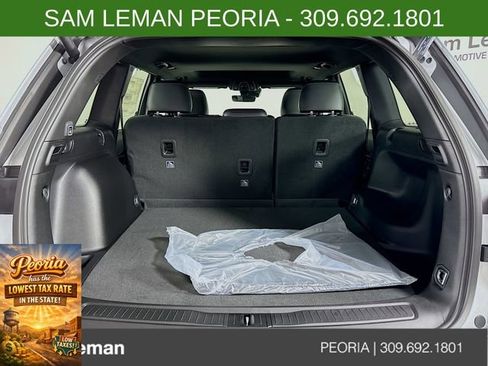 New 2025 Jeep Grand Cherokee Altitude image 25