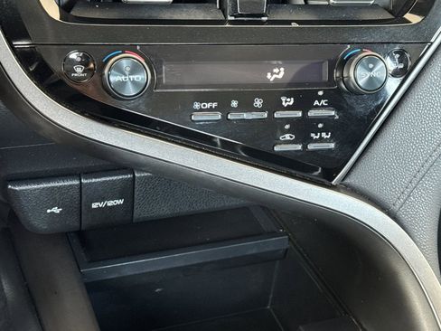 Certified 2022 Toyota Camry LE FWD image 19