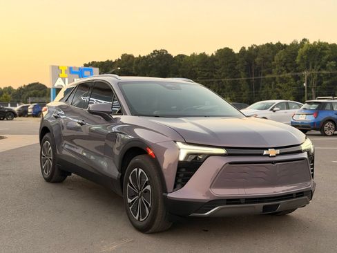 Used 2024 Chevrolet Blazer EV LT AWD/4WD image 10