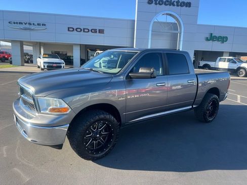 Used 2011 RAM 1500 Classic SLT w/ Luxury Group AWD/4WD image 3