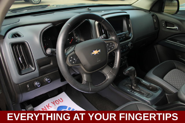 Used 2018 Chevrolet Colorado Z71 w/ Z71 Midnight Edition AWD/4WD image 2