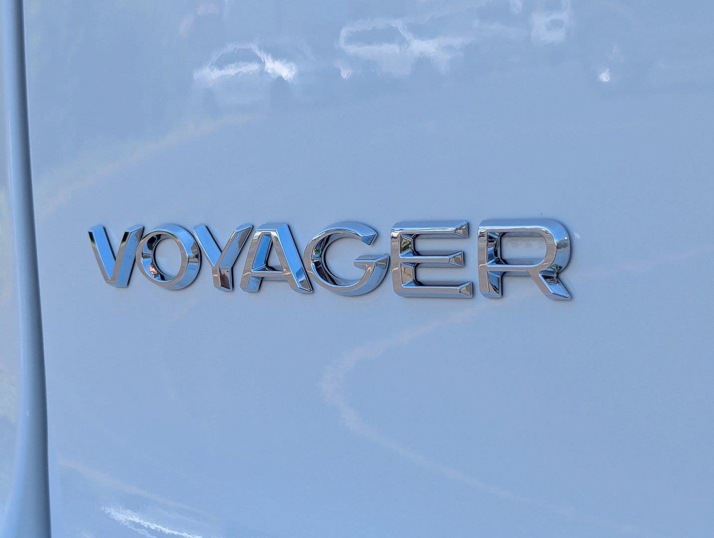 Used 2023 Chrysler Voyager LX FWD image 34