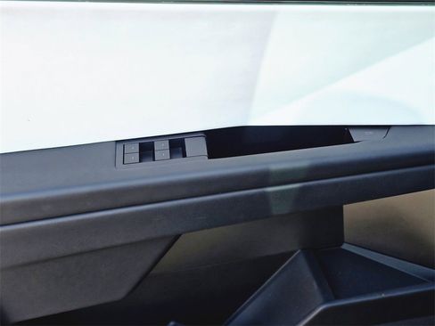 Used 2024 Tesla Cybertruck AWD Crew Cab image 14