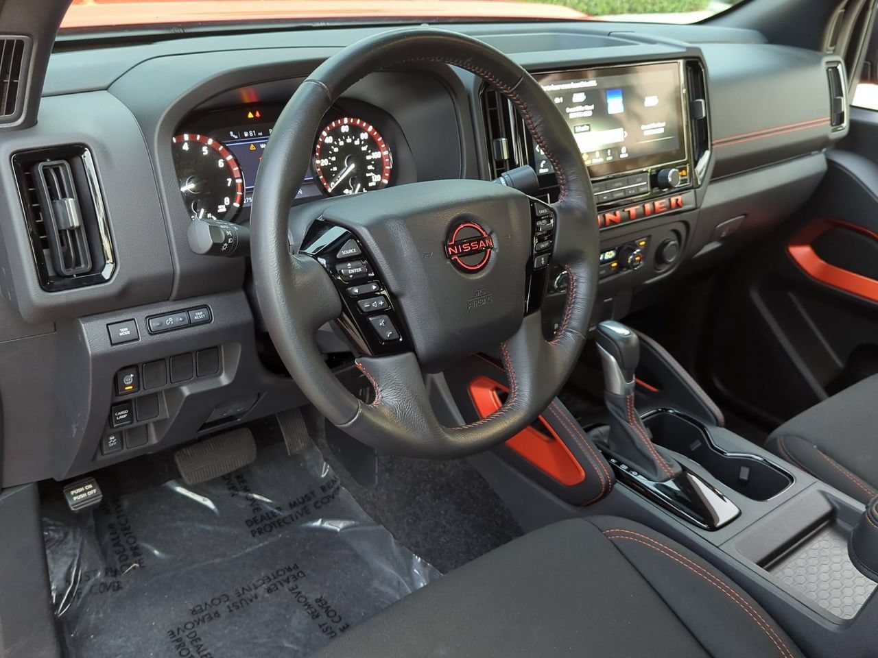 Used 2025 Nissan Frontier Pro-X RWD image 8