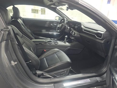 Used 2025 Ford Mustang Premium RWD image 8