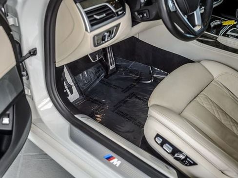 Used 2018 BMW 740i xDrive AWD/4WD image 20