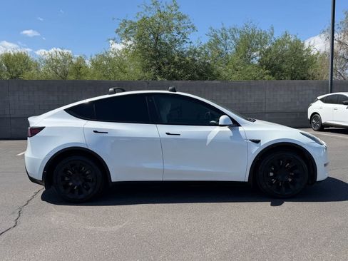 Used 2020 Tesla Model Y Long Range AWD/4WD image 25