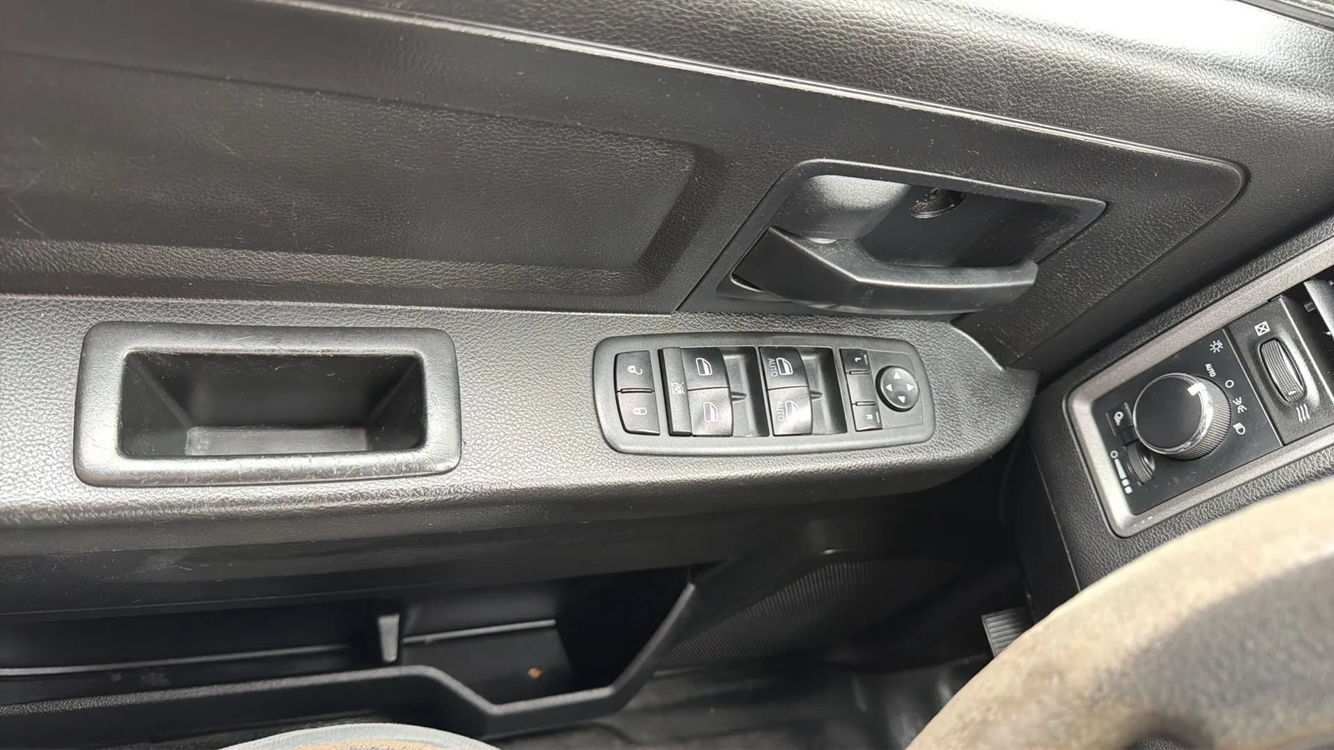 Used 2018 RAM 1500 4x4 Crew Cab w/ Protection Group image 18