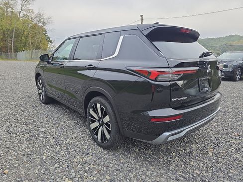New 2025 Mitsubishi Outlander SE image 6