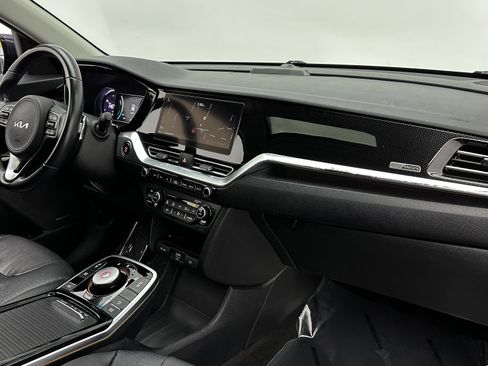 Used 2022 Kia Niro EX Premium image 36