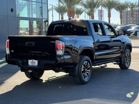 Used 2022 Toyota Tacoma TRD Sport w/ Technology Package image 6