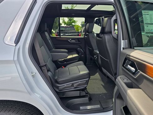 New 2026 GMC Yukon Denali w/ Denali Reserve Package AWD/4WD image 29
