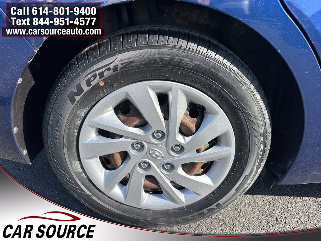 Used 2019 Hyundai Elantra SE FWD image 21