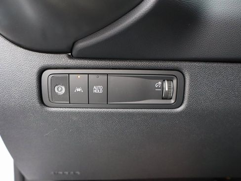 New 2026 Chevrolet Equinox EV LT image 15