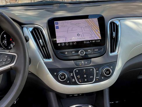 Used 2024 Chevrolet Malibu LT image 6