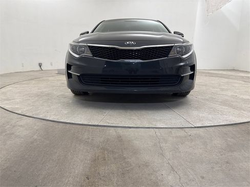 Used 2016 Kia Optima LX w/ LX Convenience Package image 17
