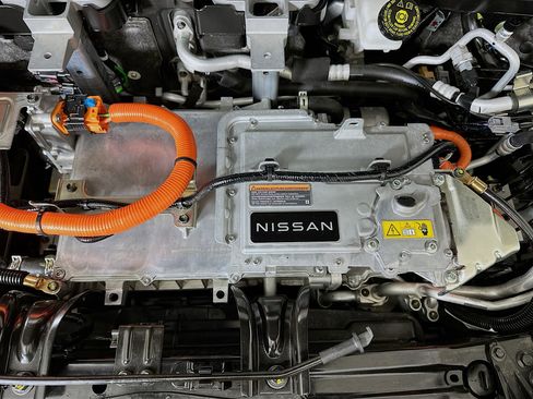 Used 2023 Nissan Ariya AWD image 33