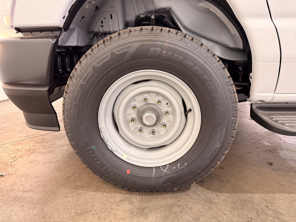 New 2027 Ford E-350 and Econoline 350 Super Duty w/ Power Equipment Group RWD image 14