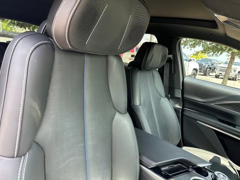 Certified 2024 Cadillac Lyriq Sport RWD image 37