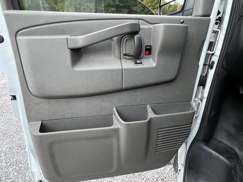 Used 2022 Chevrolet Express 2500 w/ Driver Convenience Package image 14