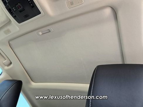 Certified 2022 Lexus ES 300h w/ Accessory Package FWD image 12