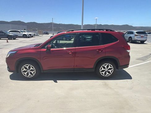 Certified 2023 Subaru Forester Premium AWD/4WD image 6