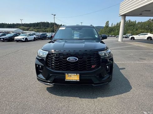 Certified 2025 Ford Explorer ST AWD/4WD image 7