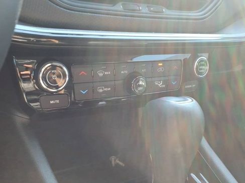 Used 2022 Jeep Compass Trailhawk w/ Trailhawk Convenience Group AWD/4WD image 14