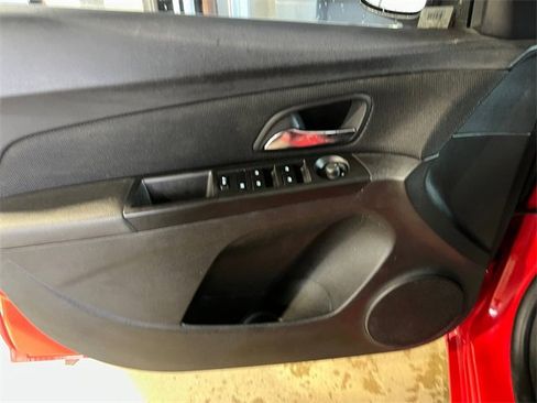 Used 2016 Chevrolet Cruze LT image 14