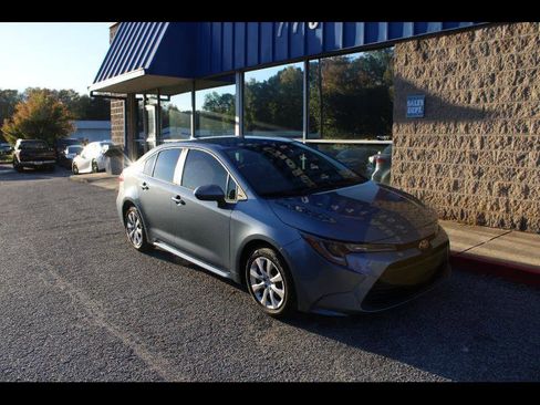 Used 2024 Toyota Corolla LE image 1