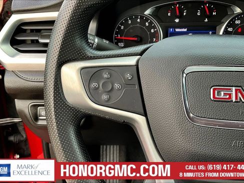 Used 2023 GMC Acadia SLE w/ Elevation Edition image 11