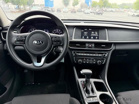Used 2018 Kia Optima LX FWD image 15