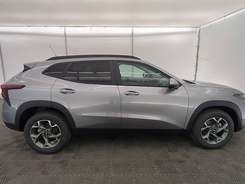 New 2026 Chevrolet Trax LT w/ Driver Confidence Package image 7