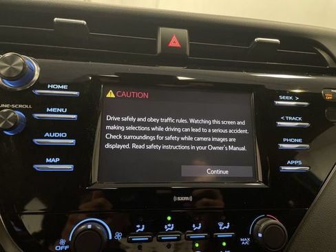 Used 2020 Toyota Camry LE FWD image 16