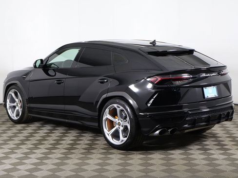 Used 2022 Lamborghini Urus image 14