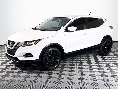 Used 2021 Nissan Rogue Sport S image 4