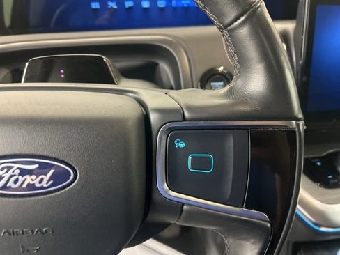 Used 2025 Ford Expedition Platinum AWD/4WD image 13