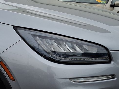 Used 2024 Lincoln Corsair AWD image 9