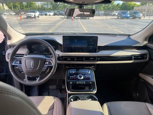 Used 2023 Lincoln Nautilus Reserve AWD/4WD image 16