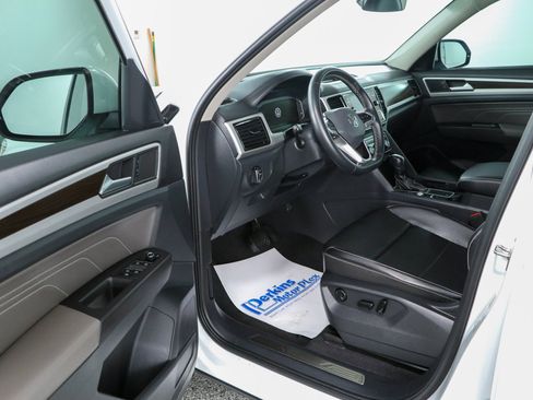 Used 2022 Volkswagen Atlas SE FWD image 3